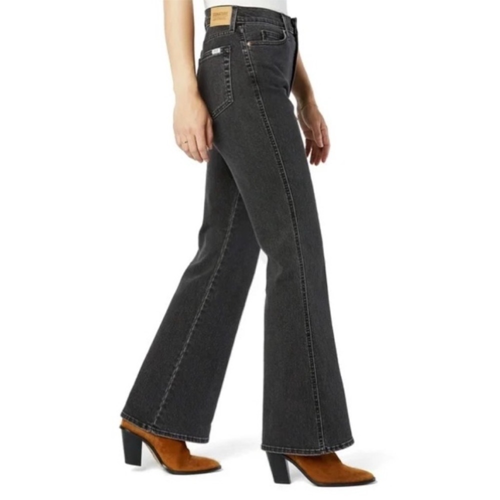 Levi's Signature Heritage High Rise Flare
Charcoal Flare Jeans Size 6